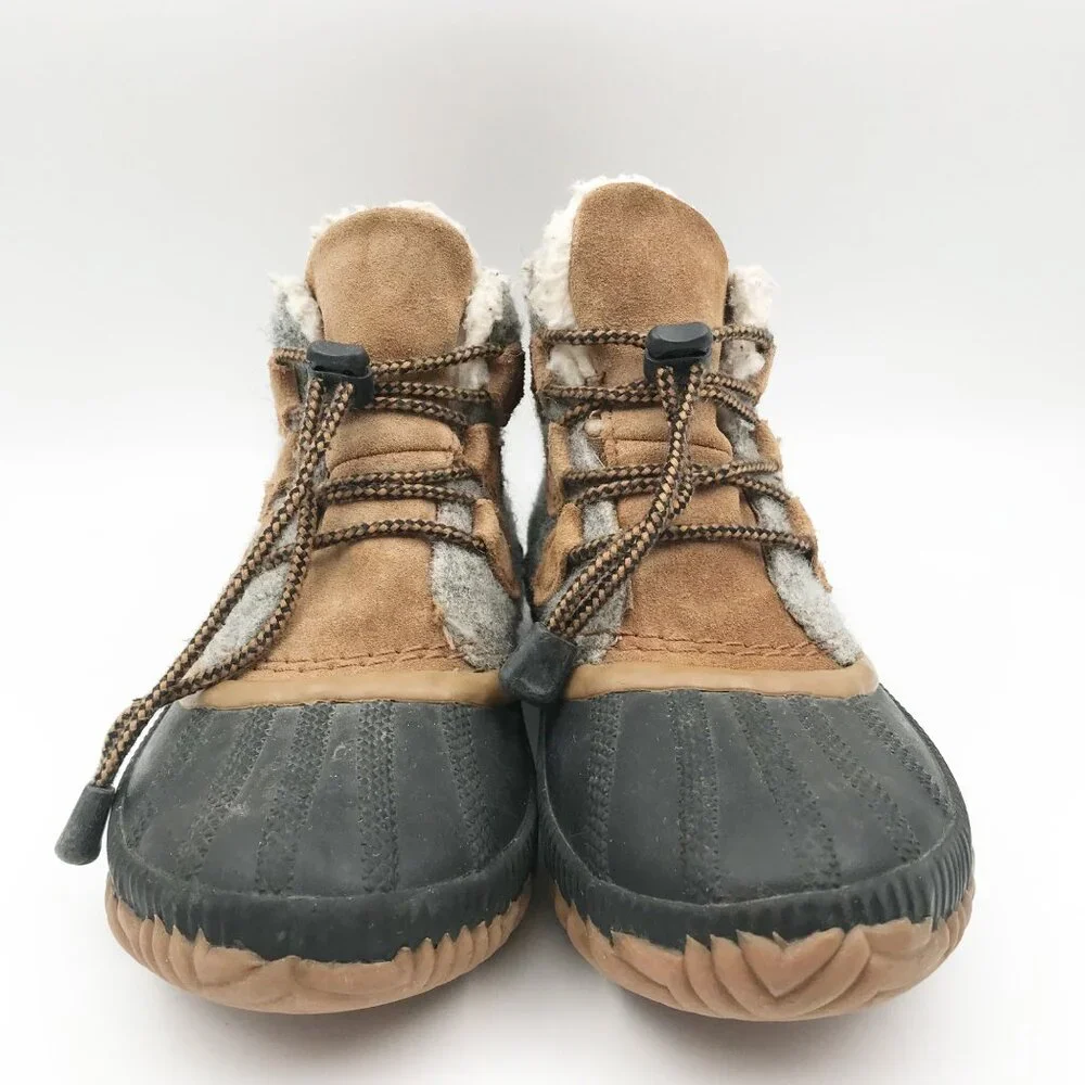 SOREL Out N About Plus Unisex Waterproof Duck Boots Youth 4